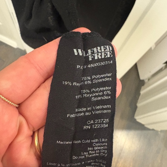 WILFRED | Aritzia | Long Sleeve Slit Dress | Black | Size M - Picture 5 of 7